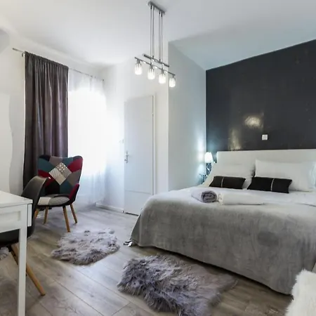 Apartments&rooms Hosana