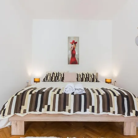Apartments&rooms Hosana Appartement