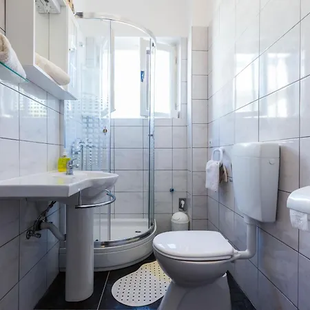 Διαμέρισμα & Hosana Ζαντάρ