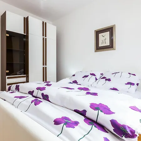 & Hosana Ζαντάρ