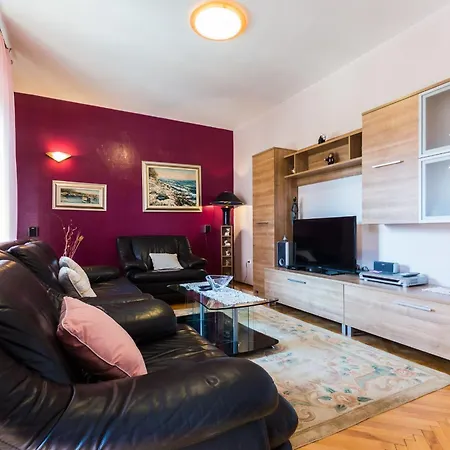 & Hosana Apartmán