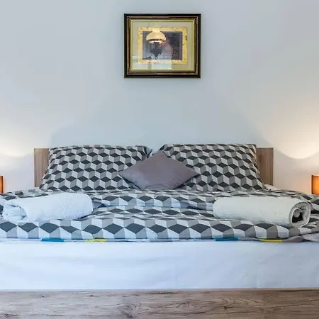 Apartments&rooms Hosana