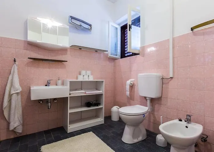 & Hosana Apartment *