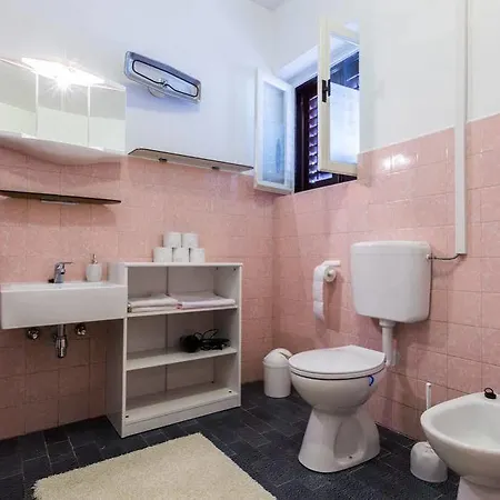 & Hosana Apartment *